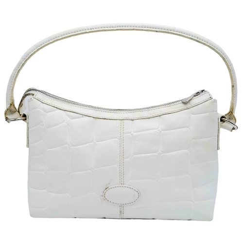 389 - A Mulberry Textured White Leather Handbag and Matching Purse. Handbag - 26cm L x 18cm H. Purse - 12c... 