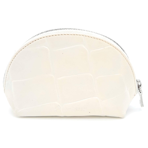 389 - A Mulberry Textured White Leather Handbag and Matching Purse. Handbag - 26cm L x 18cm H. Purse - 12c... 