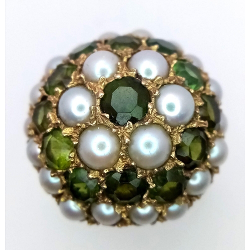 167 - A 9K YELLOW GOLD PEARL AND GREEN STONE CLUSTER RING 7G SIZE L