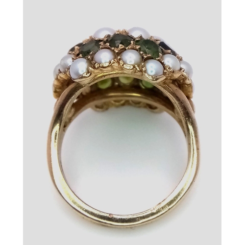 167 - A 9K YELLOW GOLD PEARL AND GREEN STONE CLUSTER RING 7G SIZE L