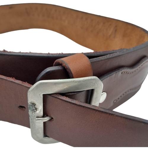 353 - An Unworn High-Quality American Leather Cartridge Belt and Holster for a Revolver. Will fit many mod... 