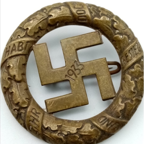 383 - A 3rd Reich Gau-München 10th Anniversary Commemorative Badge 1933 by Deschler & Sohn, München. This ... 