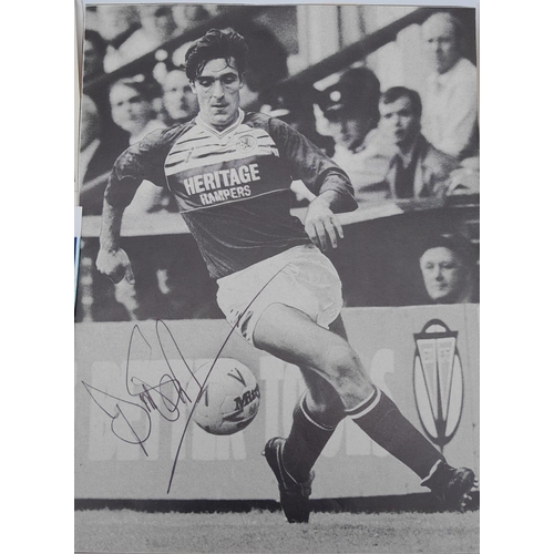 437 - AN INTERESTING COLLECTION OF 20 SIGNED FOOTBALL  ITEMS FROM 1950'S ONWARDS INCLUDING KEVIN KEEGAN , ... 