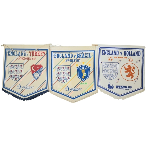 416 - A COLLECTION OF 11 ENGLAND FOOTBALL MATCH PENNANTS FROM DIFFERENT INTERNATIONAL MATCHES , INCLUDING ... 