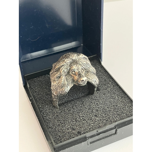 196 - Vintage SILVER DOG’S HEAD RING. Beautifully formed in Heavy Gauge Silver. Rare piece with clear hall... 