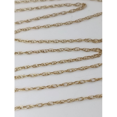 239 - An elegant 9 K yellow gold chain necklace with a diamond cluster pendant. Total weight: 2.2 g