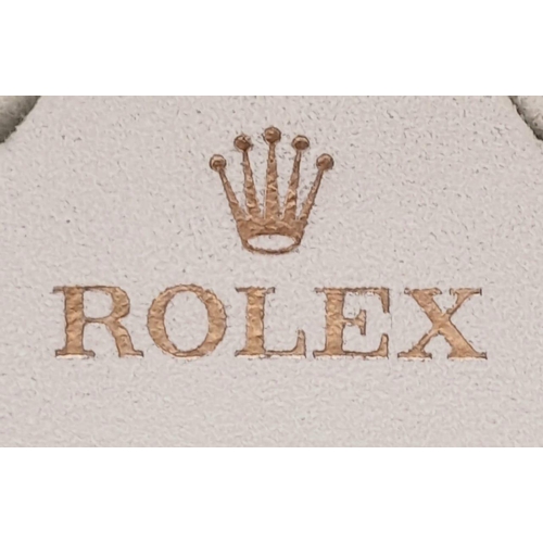 425 - A Rolex Single Watch Box. Exterior green ruffled finish. Soft beige interior. Lightly used but in ex... 