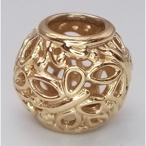 458 - A 14K YELLOW GOLD PANDORA CHARM 2.1G approx 1cm x 1cm

ref: SC 8032