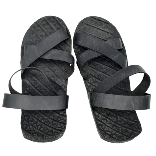 1073 - A Vietnam War Era Truck Tyre Sandals. Size 8 approx. Literally made from old truck tyres.