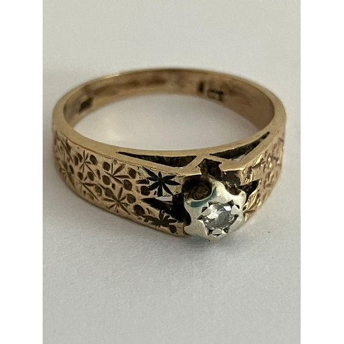 387 - Vintage 9 carat GOLD RING Having platinum and DIAMOND set to top. Attractive chased design to band. ... 