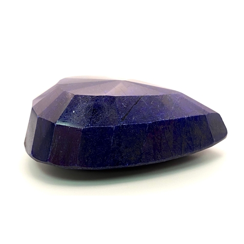 1561 - A 473.06ct Large Pear Shape Blue Sapphire Gemstone. Comes with the IGLI Certificate