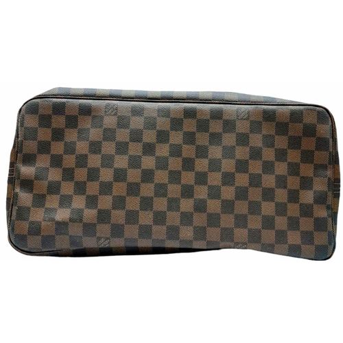 220 - A Louis Vuitton Damier Ebene 'Neverfull GM' Bag. Leather exterior with gold-toned hardware, two thin... 