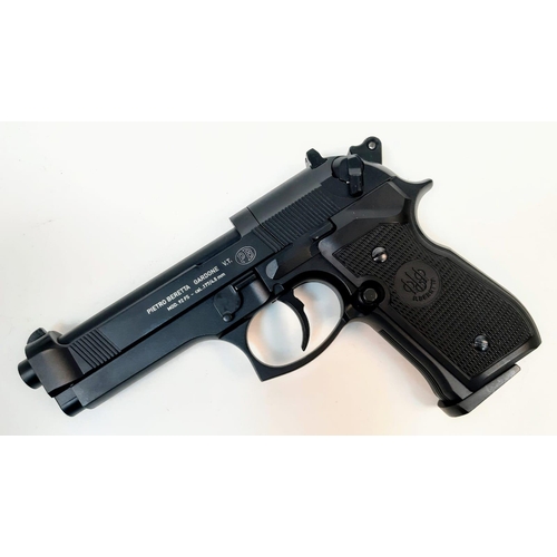 757 - A Beretta (Umarex) Co2 Air Pistol with Carry Case. Comes with ammo and safety googles. In good condi... 