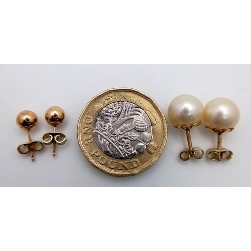 1231 - Two Pairs of 9K Gold Stud Earrings - Pearl and Ball. 2.85g total weight.