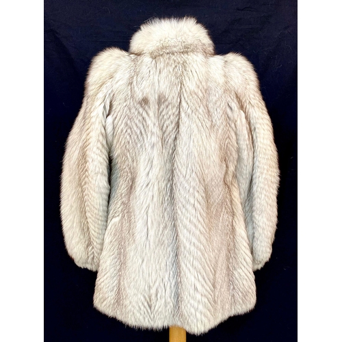 319 - A Vintage Mid-Length Chinchilla Fur Coat. In good condition but please see photos. Size Large.