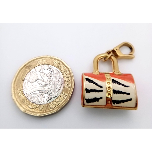 1054 - A 18K YELLOW GOLD ENAMELLED LOTO HANDBAG CHARM approx 3.45G  31mm x 18mm

ref: SC 1076