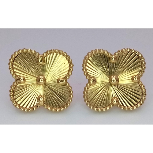 557 - A PAIR OF 18K YELLOW GOLD STUD EARRINGS 2.5G