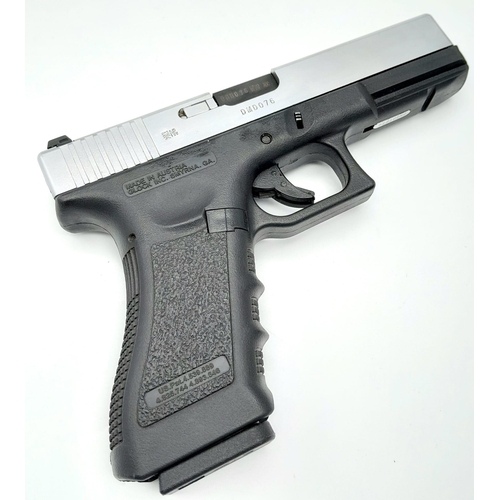 1287 - A Replica Full Size Glock 17. 20cm Length. Action Works with pull back slide and working trigger. Po... 