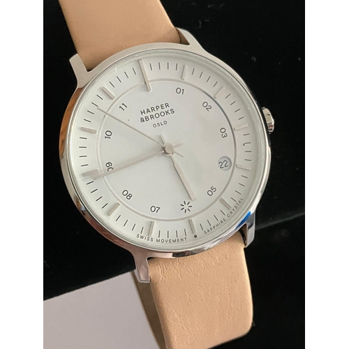 350 - WRISTWATCH HB-C1364-LX103 from HARPER & BROOKS of OSLO NORWAY. Finished in stainless steel with swee... 