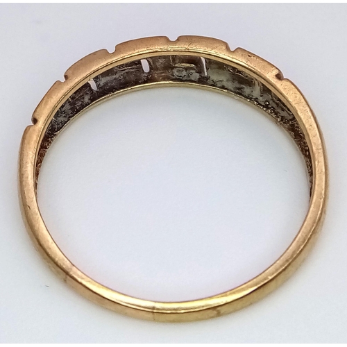 352 - A 9 K yellow gold ring with an interesting design on top. Size: S, weight: 2.3 g