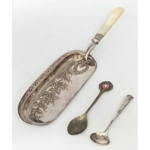 784 - An Eclectic Mix - An Antique Silver Plated Bread Crumb Scoop with Mother of Pearl Handle - 32cm, A G... 