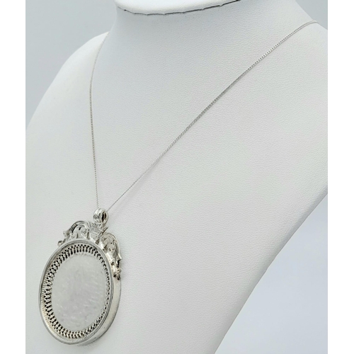 1342 - An Edwardian 1901/2 Hallmarked Silver Pendant Necklace by William Aitken Silversmith Birmingham. No ... 