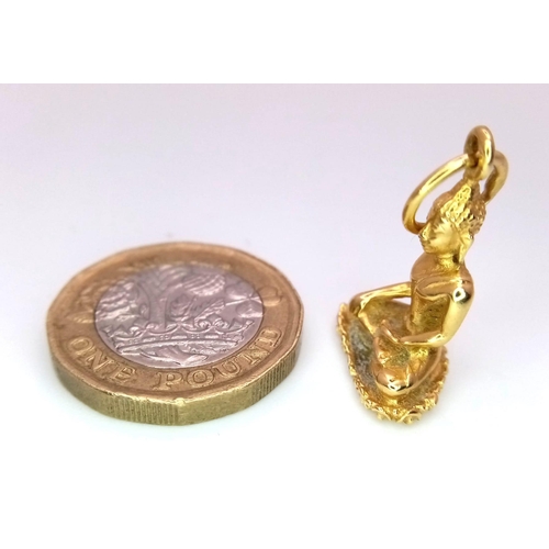 264 - A 9 K yellow gold pendant of a sitting Buddha in the lotus position meditating. Height (with bail): ... 