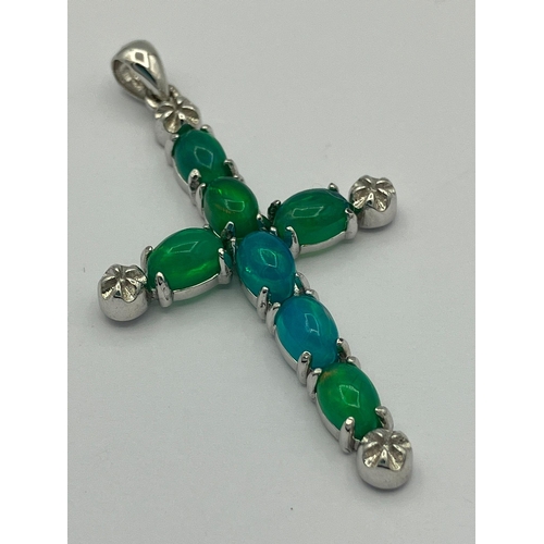 924 - Stunning SILVER CROSS PENDANT set with GREEN CHALCEDONY CABOCHON Gemstones. Having clear marking for... 