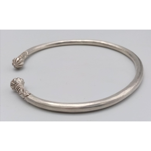 871 - A Vintage Silver Arm Bangle. 78.7g weight.