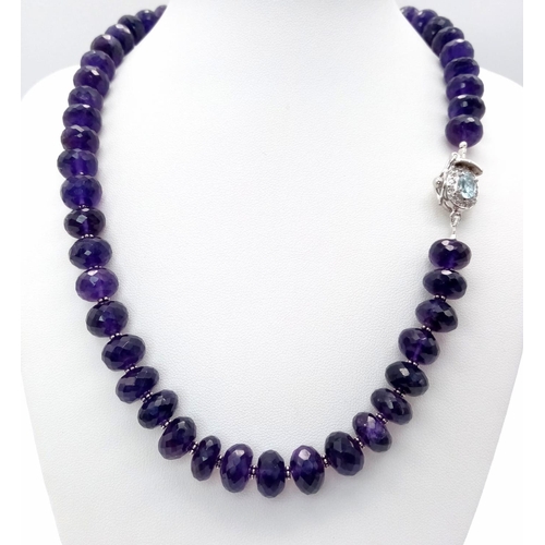 618 - A 380ctw Blue/Purple Sapphire Gemstone Necklace with Blue Topaz Clasp, 925 Silver. 46cm length. 75g ... 