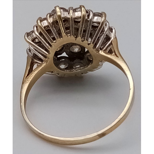 1089 - A 9K GOLD CLUSTER RING WITH SPARKLING CZ STONES .    4.7gms    size Q