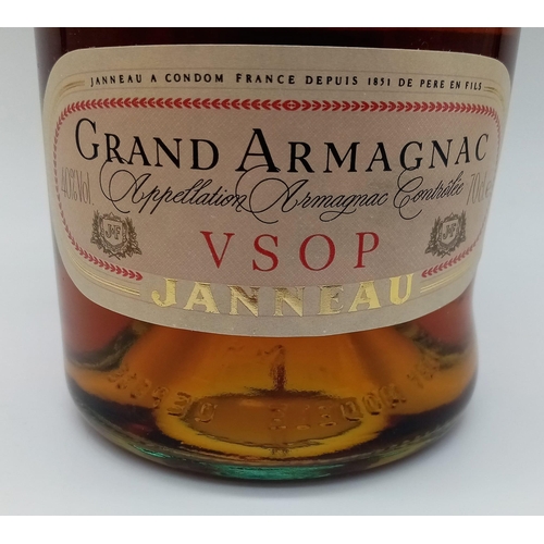 1308 - A Rare Bottle of Vintage 20th Century Janneau Grand Armagnac VSOP. 70cl Bottle. In original presenta... 