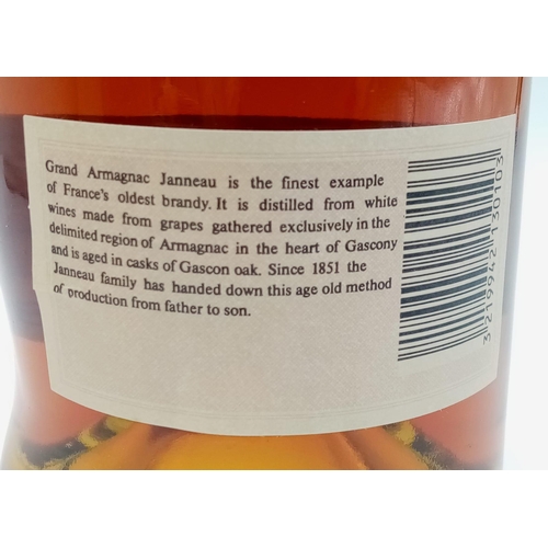 1308 - A Rare Bottle of Vintage 20th Century Janneau Grand Armagnac VSOP. 70cl Bottle. In original presenta... 