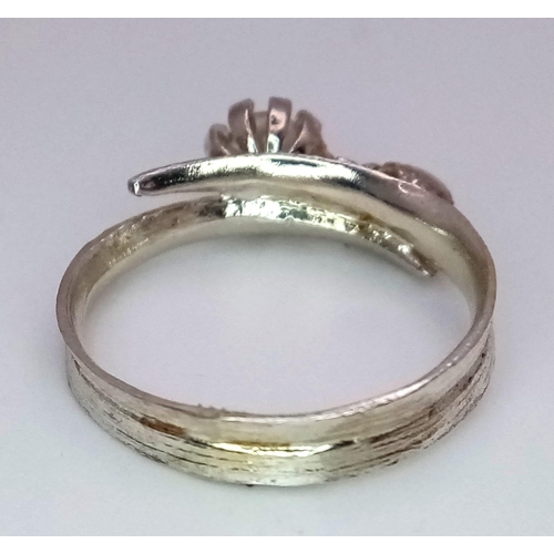 A STERLING SILVER ALEX MONROE LADYBIRD STONE SET RING. 2.2G
