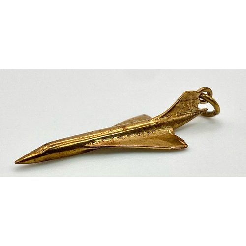 642 - A 9K YELLOW GOLD CONCORDE AEROPLANE CHARM / PENDANT. 1.9G.