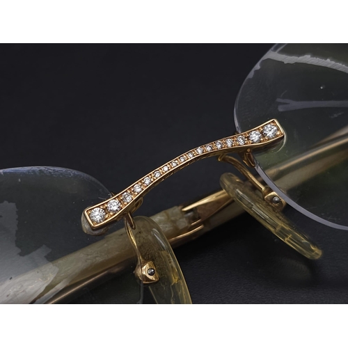 1065 - French made, magnifying glasses with 18kt Yellow Gold accents and set Diamonds. Come with a protecti... 