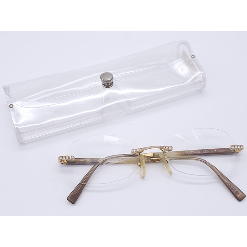 1065 - French made, magnifying glasses with 18kt Yellow Gold accents and set Diamonds. Come with a protecti... 