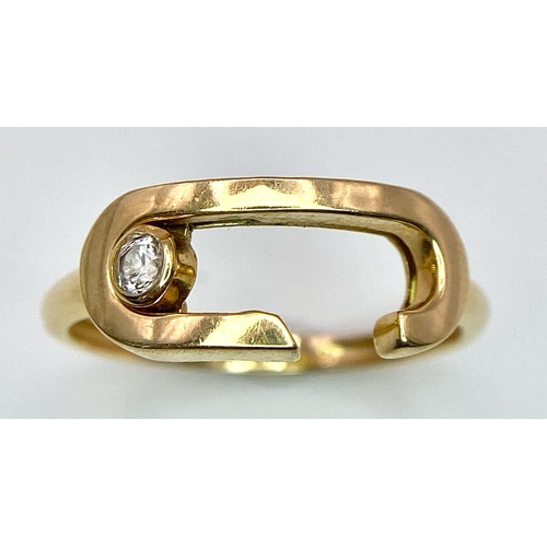 1069 - AN 18K YELLOW GOLD STONE SET MESSIKA STYLE RING. 2.1G SIZE M 1/2