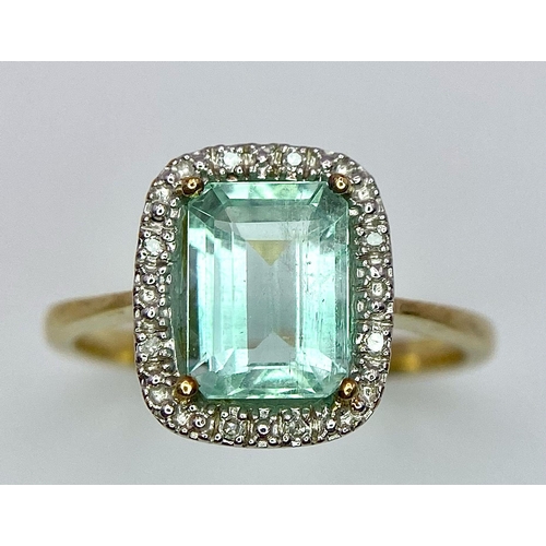 1117 - AN EXQUISITE GREEN AQUAMARINE WITH NATURAL BETHLEHEM DIAMONDS SET IN 9K GOLD .  2.3gms   size N/O