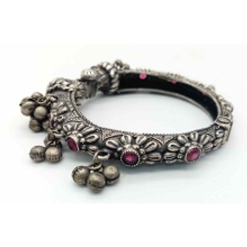 1230 - A White Metal Decorative Screw-Clasp Bangle with Double Dragon Heads.