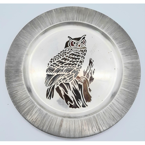 1517 - A Handmade Vintage Sterling Silver Limited Edition (15/500) Decorative Owl Plate. Brilliantly crafte... 