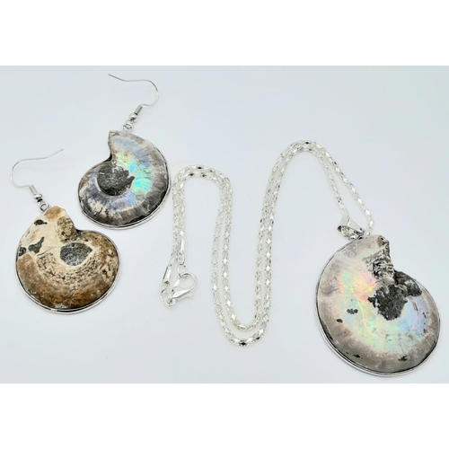 217 - A fantastic jewellery set of fossil Ammonites (400 million years old) consisting of a pendant (on a ... 