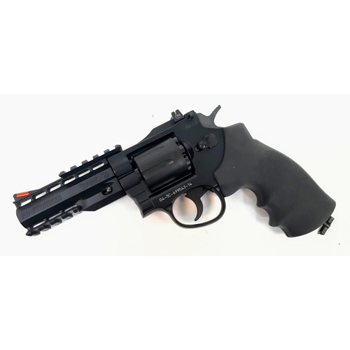 1126 - An Excellent Condition Gamo Gr-Stricker .177 Pellet CO2 Adult Pistol. Complete with its hard case an... 