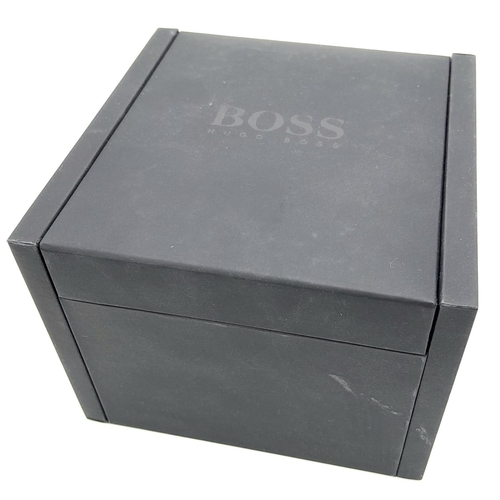 1359 - A Stylish Designer Hugo Boss Gents Watch. Stainless steel bracelet and case - 41mm. Metallic grey di... 