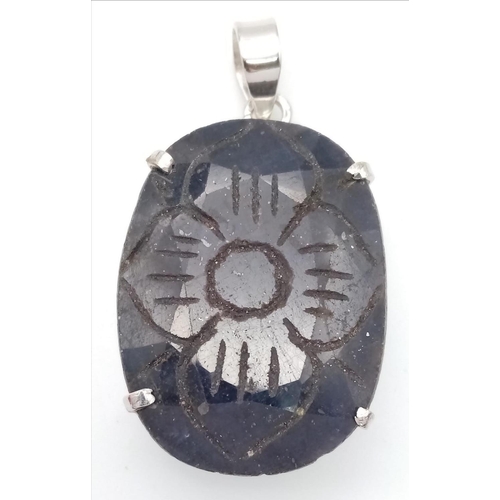 610 - A Fancy Blue Sapphire Silver Pendant set in 925 Sterling silver. 70ct. W-36g. 5.5cm. Ref: VO-1771. C... 