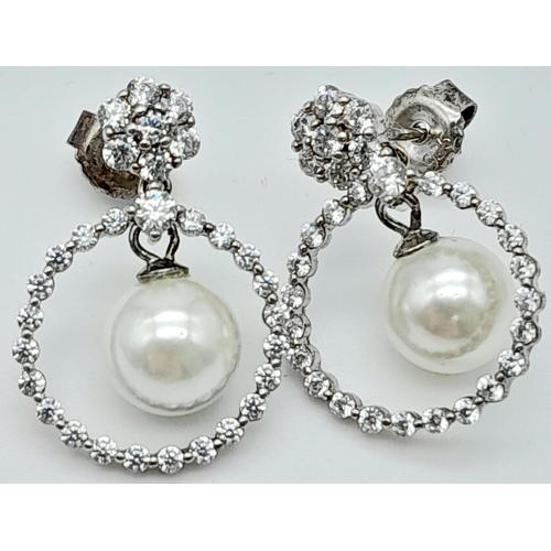 1495 - A STERLING SILVER STONE SET RING & EARRING SET. 7.6G SIZE N