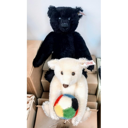 1082 - A collection of seventeen adult collectable teddy bears. Please, see list for more information and p... 