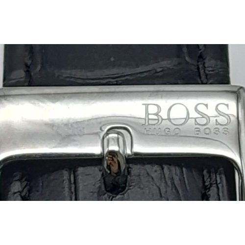 1028 - A Stylish Designer Hugo Boss Gents Dress Watch. Black leather strap. Stainless steel case - 41mm. Bl... 