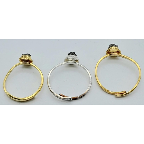 798 - A Set of 3 Expandable Raw Diamond Rings set in 925 Silver.
M-R Size. Ref: CD-1139