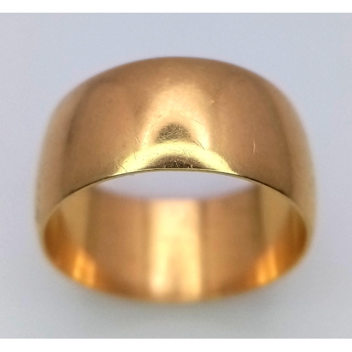 33 - A Vintage 18K Yellow Gold Band Ring. 8mm width. Size K. 5.3g weight. Full UK hallmarks.